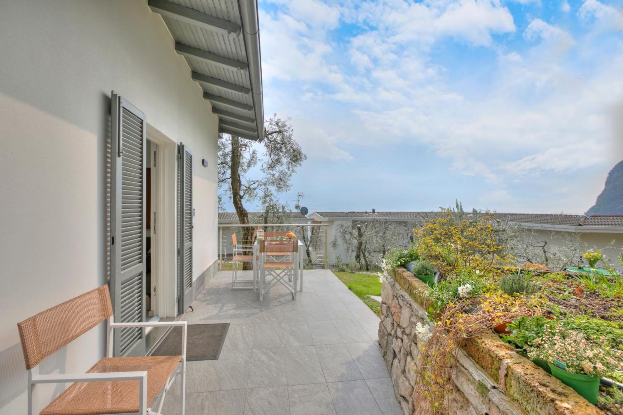 فيلا Relais Nanzello Garda Living 1 And 2 ليمونِ سول غاردا المظهر الخارجي الصورة