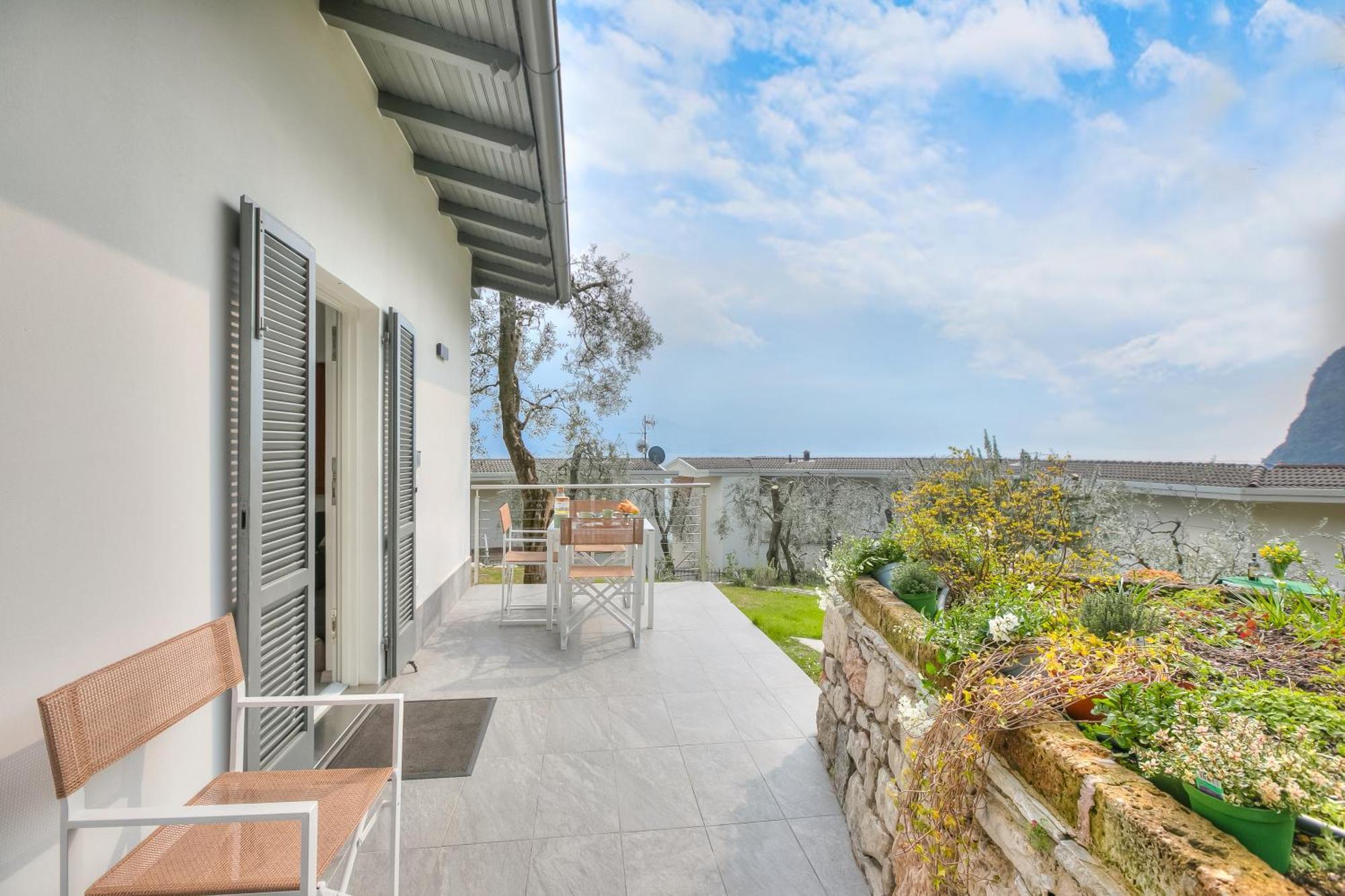 فيلا Relais Nanzello Garda Living 1 And 2 ليمونِ سول غاردا المظهر الخارجي الصورة