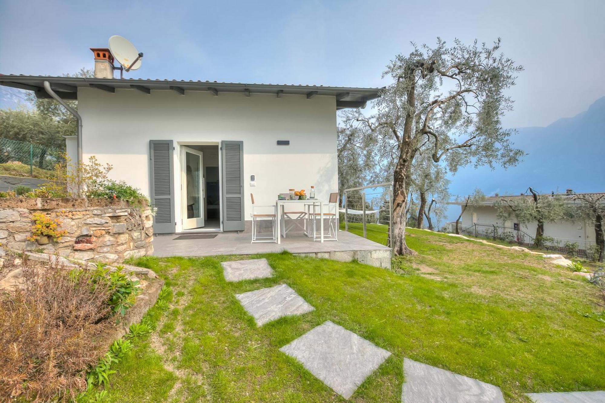 فيلا Relais Nanzello Garda Living 1 And 2 ليمونِ سول غاردا المظهر الخارجي الصورة